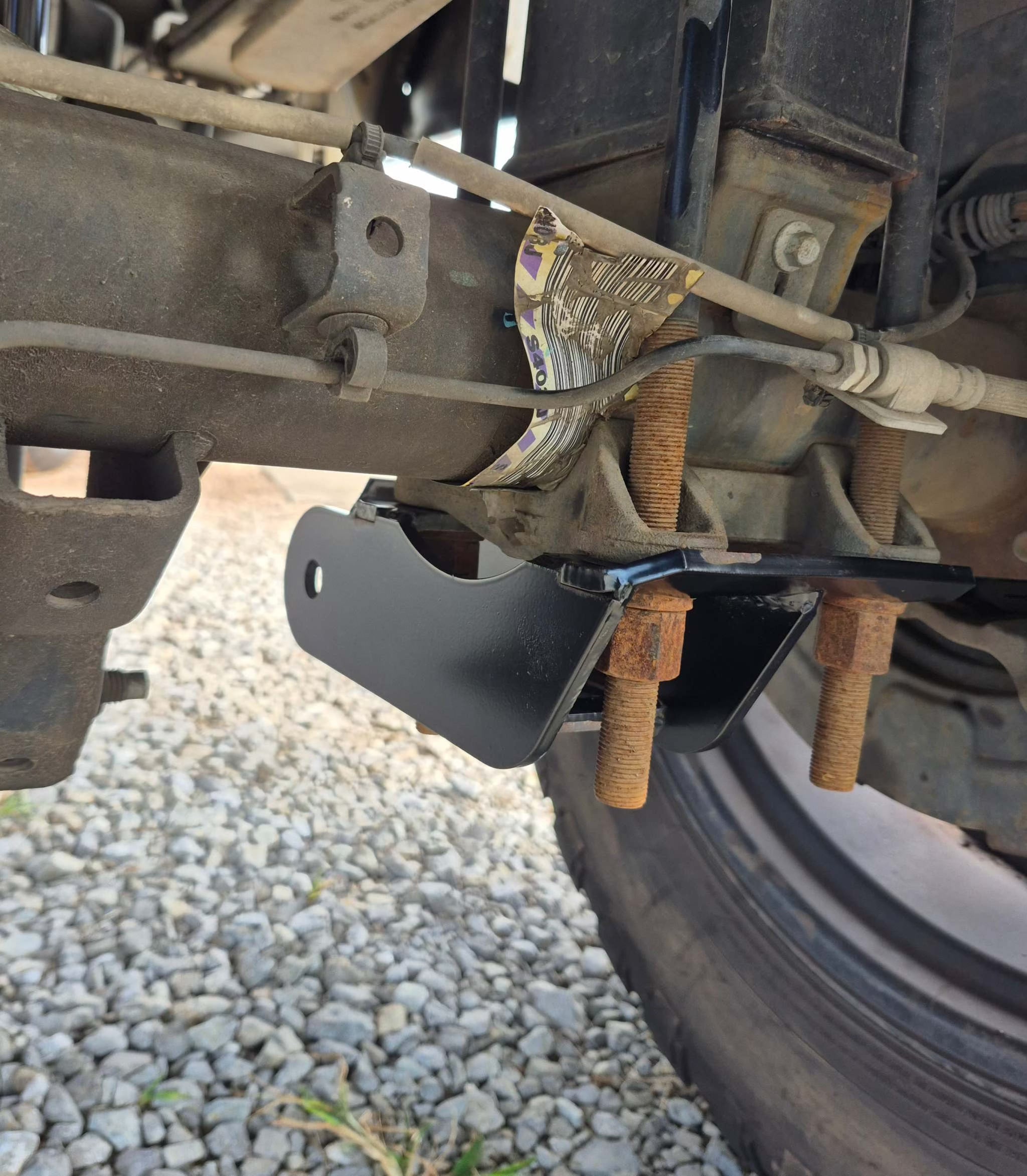 2014-2019 Chevrolet Silverado 1500 ladder traction bars installed on lifted truck rear axle